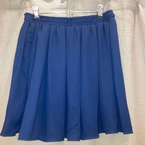 Brandy Melville navy skirt one size, great condition